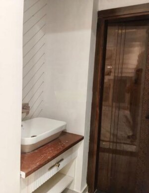 Bathroom in 6+ BHK Villa at Malesemau – for Rent