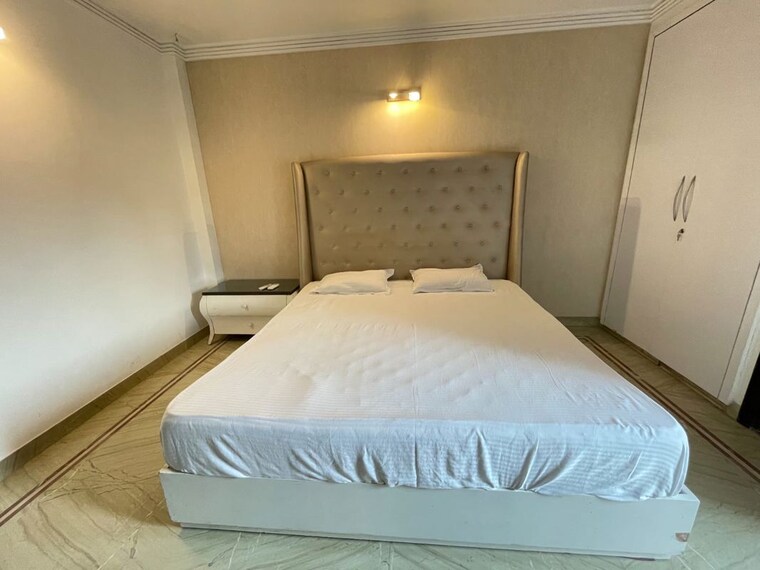 Bedroom, hauz khas 3 Bedroom 1950 Sq.Ft. Apartment In Hauz Khas Delhi 10367205