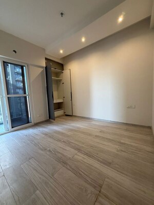 Room in 4 BHK Apartment at T Homes Phase 1, Siddharth Vihar – for Rent