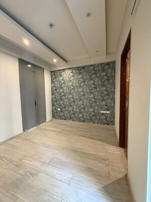 Room in 4 BHK Apartment at T Homes Phase 1, Siddharth Vihar – for Rent