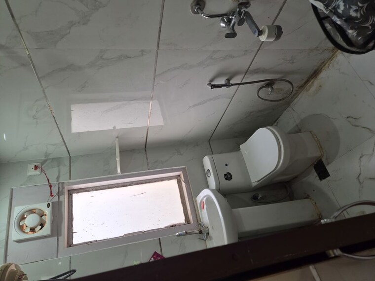 Bathroom, emaar-emerald-floors-premier 1 RK 275 Sq.Ft. Apartment In Sector 65 Gurgaon 10367224