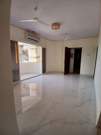 3 BHK + Extra Room,Store Room 800 Sq.Ft. Apartment in New Krishna Tower