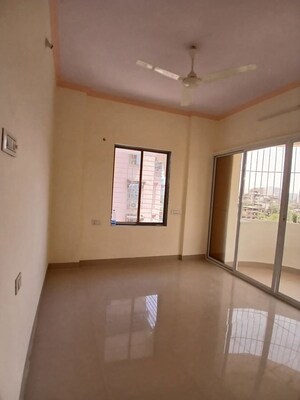 Room in 3 BHK Apartment at New Krishna Tower, Kopar Khairane – for Rent