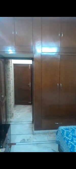 Building Lobby in 1 RK Builder Floor at Sector 69 – for Rent