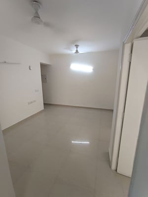 Room in 2 BHK Apartment at Shree Vardhman Mantra, Sector 67 – for Rent