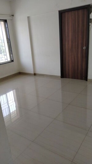 Room in 3 BHK Apartment at Kunal Crimson, Aundh – for Rent