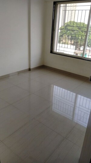 Room in 3 BHK Apartment at Kunal Crimson, Aundh – for Rent
