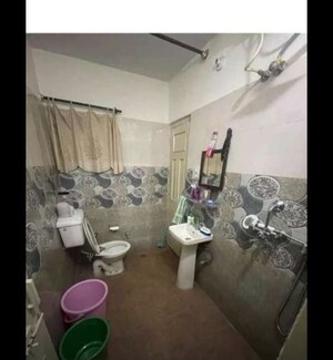 Bathroom in 1 BHK Builder Floor at Sector 37 – for Rent