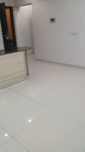 Room in 2 BHK Apartment at Amanora Adreno Towers, Hadapsar – for Rent