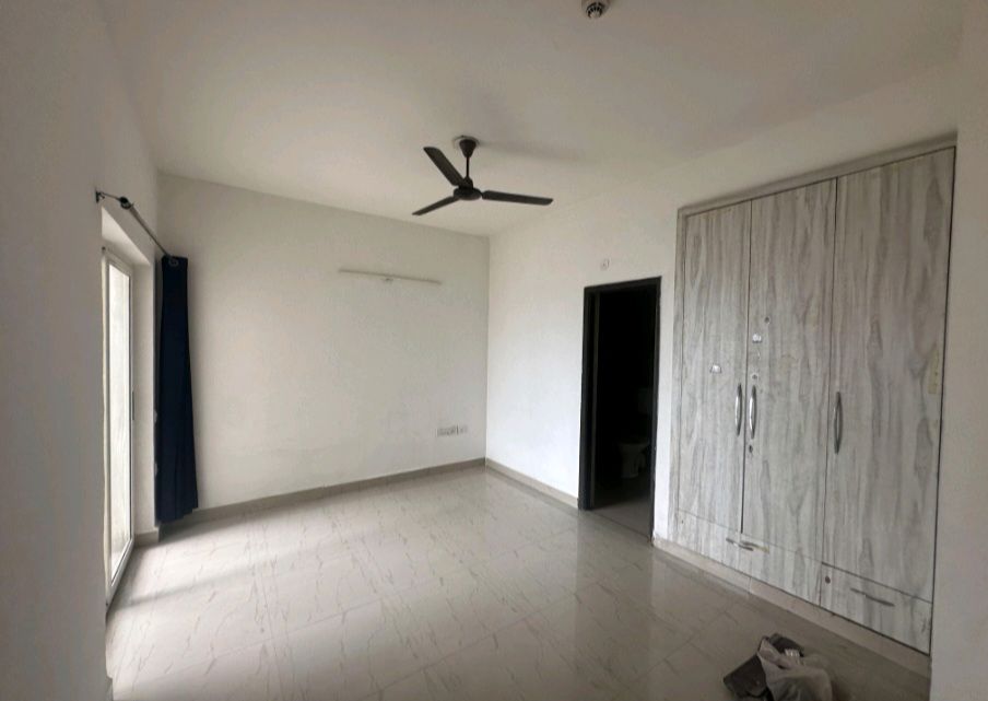 2 BHK Apartment For Rent in Nimbus Express Park View - II