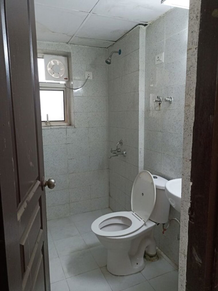Bathroom, logix-blossom-zest 1 RK 494 Sq.Ft. Apartment In Sector 143 Noida 10367379