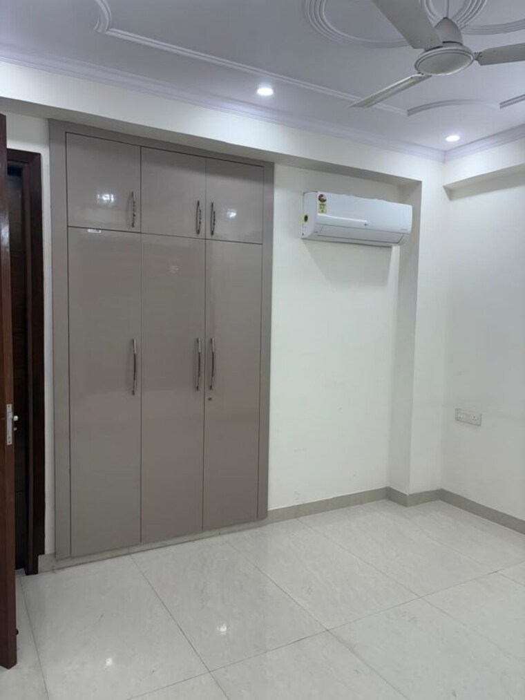 Room, sector 57 3 Bedroom 1600 Sq.Ft. Builder Floor In Sector 57 Gurgaon 10367373