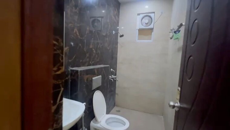 Bathroom, eldeco-udyan-ii 6+ Bedroom 1322 Sq.Ft. Independent House In Raebareli Road Lucknow 10232914