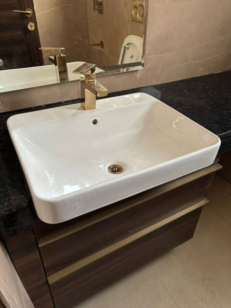 Bathroom, smart-world-orchard 3 Bedroom 1595 Sq.Ft. Apartment In Sector 61 Gurgaon 10367382