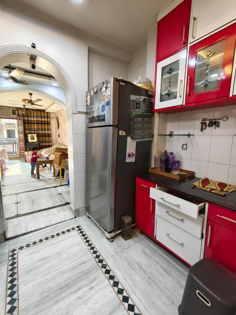 Kitchen, rohini sector 7 3 Bedroom 900 Sq.Ft. Builder Floor In Rohini Sector 7 Delhi 10367414