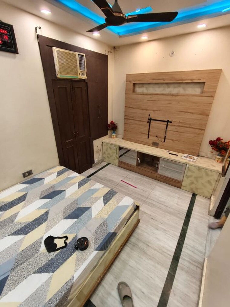 Bedroom, rohini sector 7 3 Bedroom 900 Sq.Ft. Builder Floor In Rohini Sector 7 Delhi 10367414