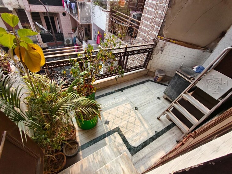 Balcony, rohini sector 7 3 Bedroom 900 Sq.Ft. Builder Floor In Rohini Sector 7 Delhi 10367414