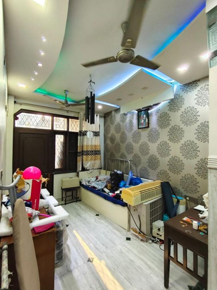 Team Area, rohini sector 7 3 Bedroom 900 Sq.Ft. Builder Floor In Rohini Sector 7 Delhi 10367414