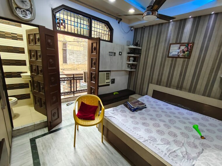 Bedroom, rohini sector 7 3 Bedroom 900 Sq.Ft. Builder Floor In Rohini Sector 7 Delhi 10367414
