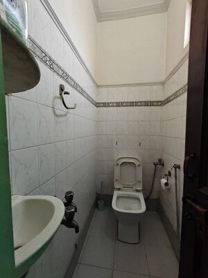 Bathroom in 3 BHK Builder Floor at Rohini Sector 7 – for Rent