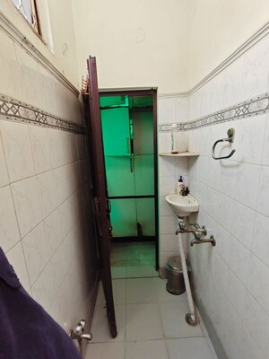 Bathroom in 3 BHK Builder Floor at Rohini Sector 7 – for Rent