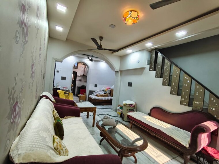 Team Area, rohini sector 7 3 Bedroom 900 Sq.Ft. Builder Floor In Rohini Sector 7 Delhi 10367414