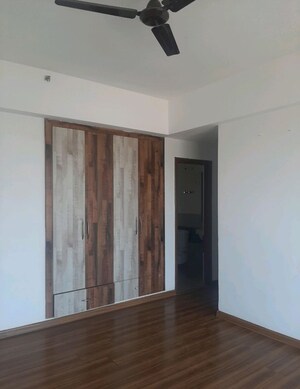 Room in 3 BHK Apartment at ATS Dolce, Zeta I Greater Noida – for Rent