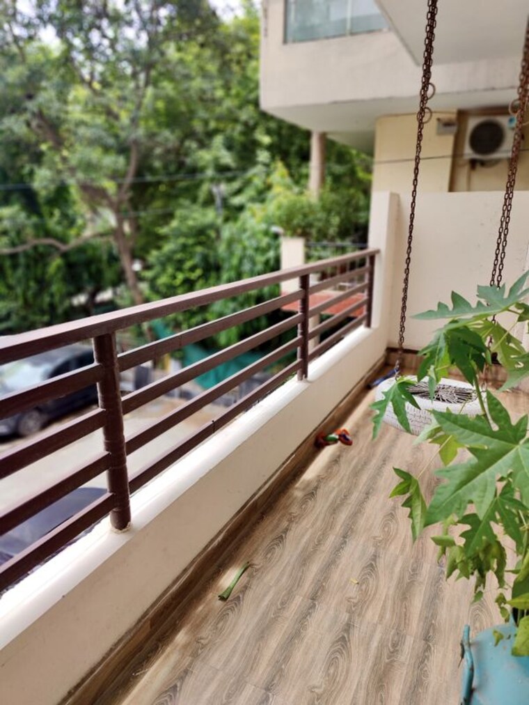Balcony, jawahar nagar 3 Bedroom 1100 Sq.Ft. Apartment In Jawahar Nagar Delhi 10367412