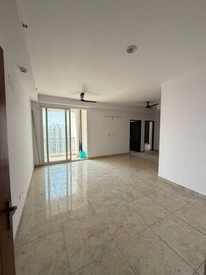 Room in 2 BHK Apartment at Hawelia Valencia Homes, Sector 1 Greater Noida – for Rent