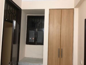 Room in 3 BHK Apartment at Hermitage Apartment, Sector 28 – for Rent
