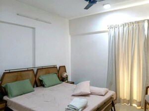 Bedroom in 3 BHK Apartment at Kalpataru Elitus, Mulund West – for Sale