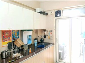 Kitchen in 3 BHK Apartment at Kalpataru Elitus, Mulund West – for Sale