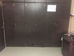 Furnished Amenities in 3.5 BHK Apartment at Santacruz West – for Rent