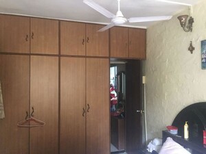 Furnished Amenities in 3.5 BHK Apartment at Santacruz West – for Rent