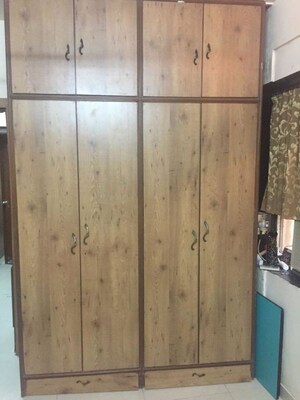 Furnished Amenities in 3.5 BHK Apartment at Santacruz West – for Rent