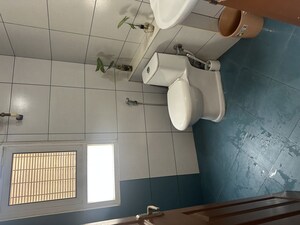 Bathroom in Studio Independent House at High Grounds – for Rent