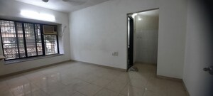 Room in 3 BHK Apartment at Aishwarya Building, Andheri West – for Sale