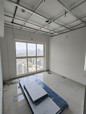 Room in 2 BHK Apartment at Lodha Amara, Kolshet Road – for Rent