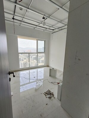 Room in 2 BHK Apartment at Lodha Amara, Kolshet Road – for Rent