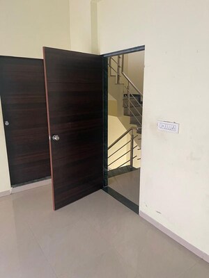 Room in 2 BHK Apartment at Gurukul – for Rent