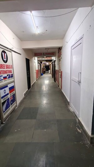  Shop For Rent in Gomti Nagar