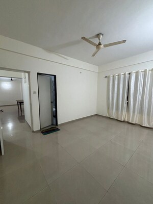 Room in 2 BHK Apartment at Aurum Platina Phase I, Wakad – for Rent