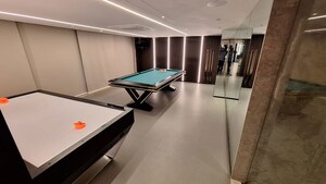 Team Area in 2 BHK Apartment at Vile Parle West – for Sale