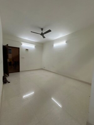 Room in 3 BHK Apartment at Kumar Prospera, Hennur Road – for Sale