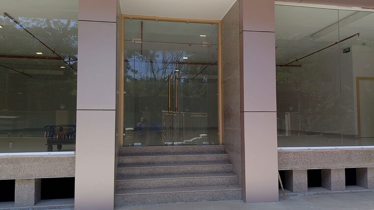 Room, midc Commercial Showroom 2000 Sq.Ft. In Midc Mumbai 10368070
