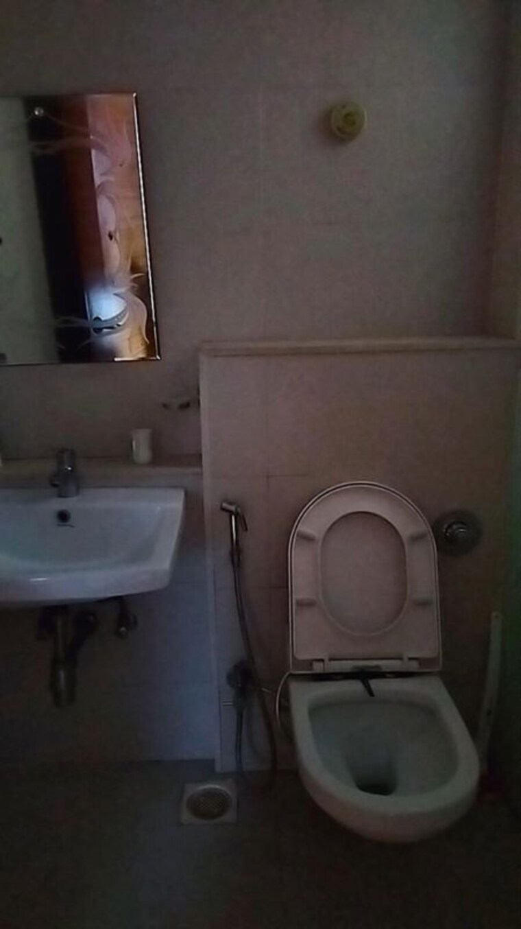Bathroom, amanora-aspire-towerss 4 Bedroom 2900 Sq.Ft. Apartment In Hadapsar Pune 10368075