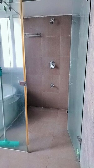 Bathroom in 4 BHK Apartment at Amanora Aspire Towerss, Hadapsar – for Rent