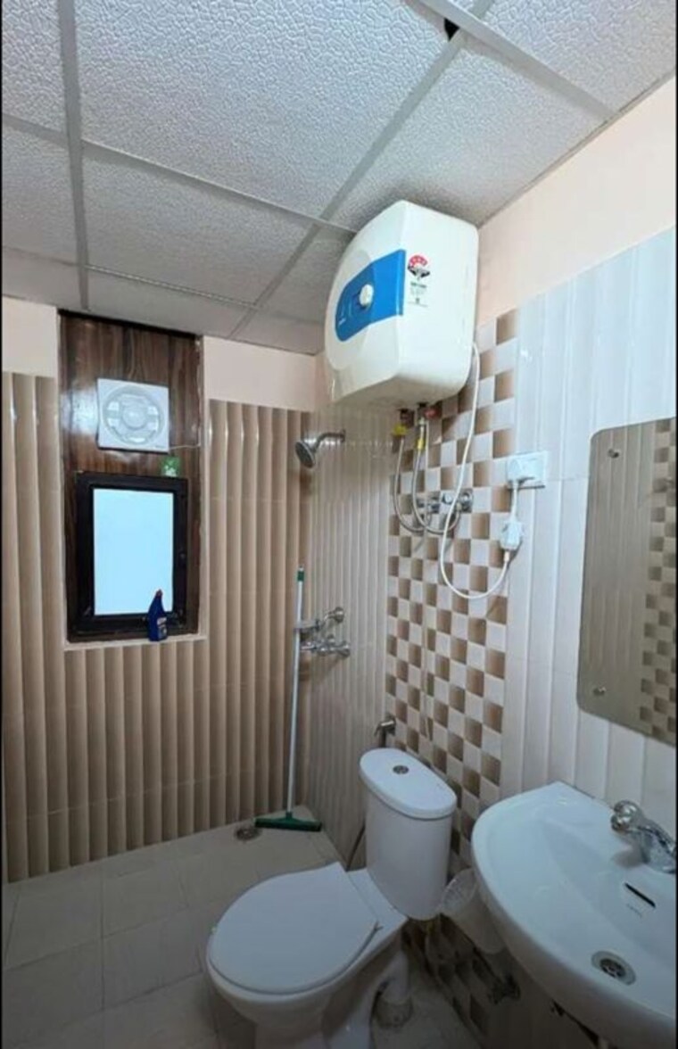 Bathroom, rishita-manhattan 3 Bedroom 1850 Sq.Ft. Apartment In Gomti Nagar Lucknow 10368090