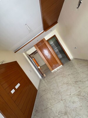 Bedroom in 6 BHK Independent House at Sector 27 – for Rent