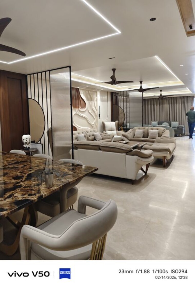 Gym, defence colony 4 Bedroom 325 Sq.Yd. Builder Floor In Defence Colony Delhi 10368103